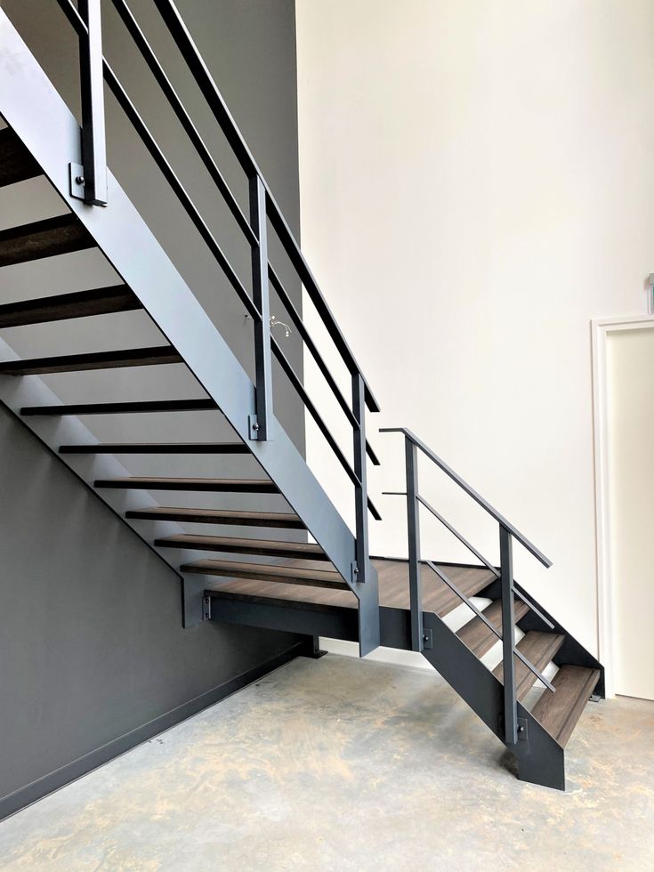 Wood & Steel railing thumbnail 3